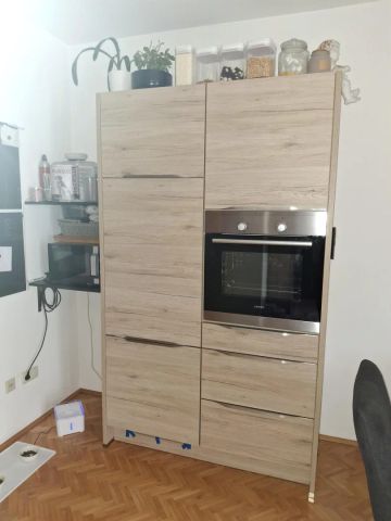 Gut aufgeteilte 4-Zimmer Wohnung mit Loggia, Terrasse, Küche und 2 Tiefgaragenstellplätzen in bekannter Wohnlage in Ried - Photo 2