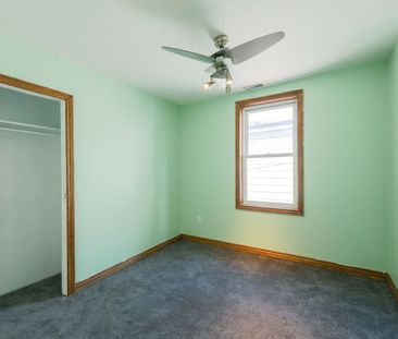 For Lease - 30 Lawlor top Floor Avenue, Toronto, Ontario - Photo 3