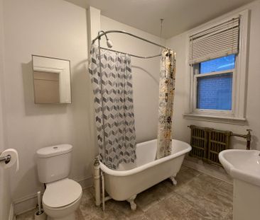 182 Lisgar St - Photo 2