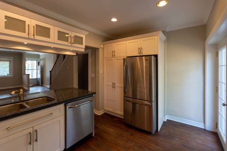 For Lease - 212 Fairlawn Avenue, Toronto, Ontario - Photo 2