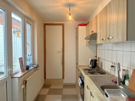 Woning met 3 slaapkamers en koer. - Foto 3