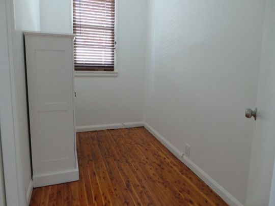 Upstairs Unit Peel Street TAMWORTH CBD - Photo 1