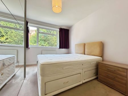 4 bedroom detached house to rent - Photo 4