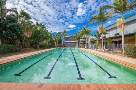 STUDENT AND SINGLE SHARE ACCOMMODATION $245pw with unlimited internet - Photo 2