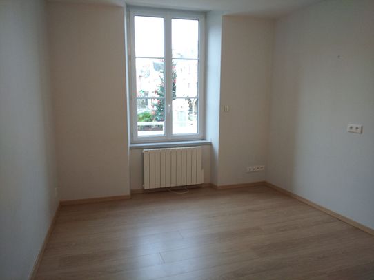 LOCATION d'un appartement F1 (28 m²) à CARENTAN LES MARAIS - Photo 1