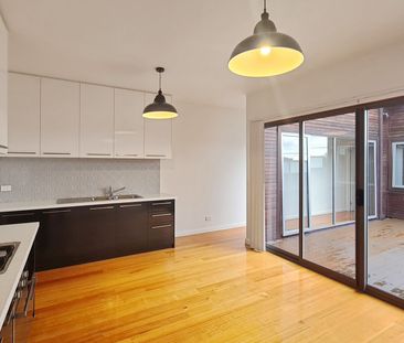 Uniquely designed! - Photo 6