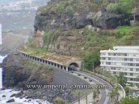 Se alquila estudio amueblado y dispone de wifi. Espectaculares vistas hacia la Playa de Martiánez. - Photo 3