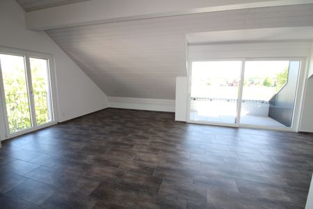 Free view, plenty of living space – 3.5-room penthouse apartment - Photo 3