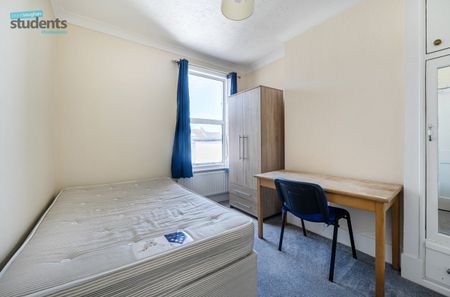 4 bedroom terraced house to rent - Photo 2