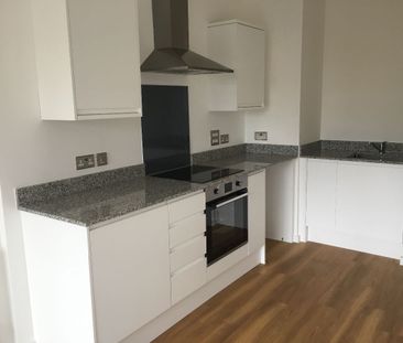 1 Bed Flat, Valentines House, IG1 - Photo 3