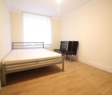 Hatton Road, Feltham - Photo 2
