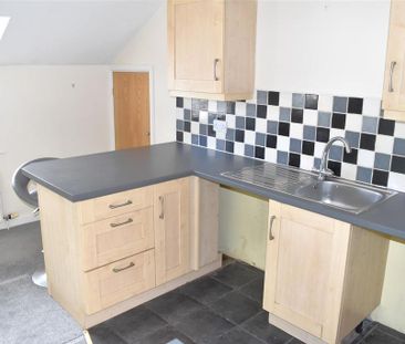 2 bedroom flat to rent - Photo 5