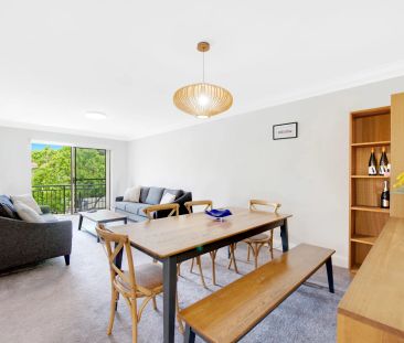 Dual Level Spacious Apartment In Convenient Location - Photo 2