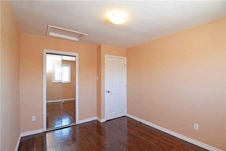 For Lease - 7288 Sigsbee Drive, Mississauga, Ontario - Photo 3