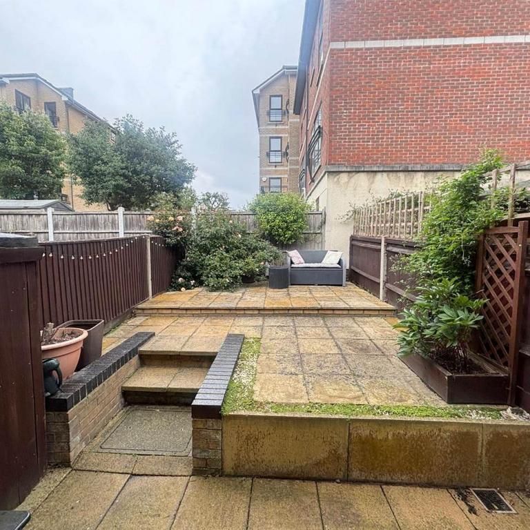 2 bedroom house to rent - Photo 1
