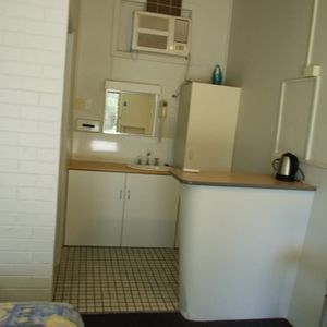 Fully Furnished Bedsitter on the Macksville River - Photo 2