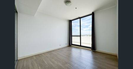 For Lease: Luxurious 5-Bedroom Penthouse in Wolli Creek - Photo 4