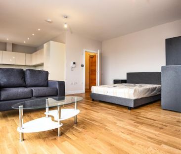 Studio to rent - Photo 2