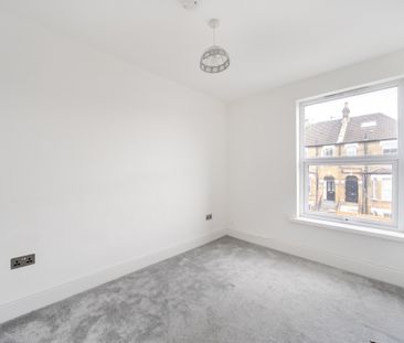 3 bedroom flat to rent - Photo 3