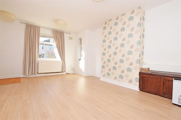 Broome Road, Hampton, TW12 - Photo 1