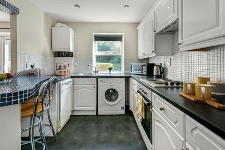 3 bedroom terraced house to rent - Photo 3