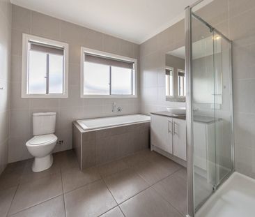 Spacious 5-bedroom Home! - Photo 5