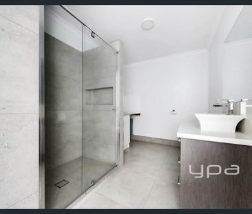 UPMARKET TOWN "HOME" IN PRESTIGE LOCALE, TOTALLY MAINTENANCE FREE! - Photo 1