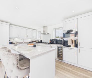 4 bedroom detached house to rent - Photo 4