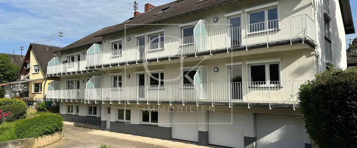 Erstbezug nach Modernisierung von großzügiger Wohnung im 1. OG mit großem Balkon - Photo 1