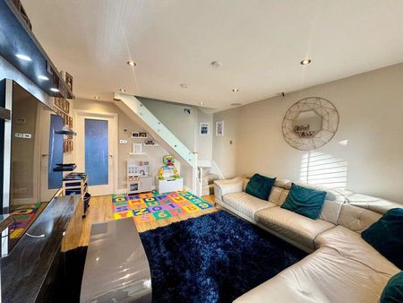 2 bedroom terraced house to rent - Photo 2