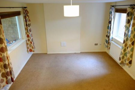 2 Bedroom Terrace House For Rent - Photo 3