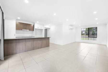 DUPLEX IN OXLEY VALE - Photo 4