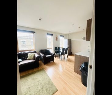 2 Bed Flat, Oyster Court, SE17 - Photo 1