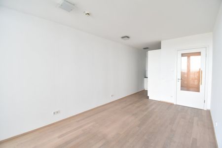 Komfortable 2 - Zimmer Wohnung mit Fernblick | Loggia | ab sofort - Photo 5