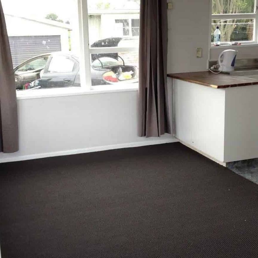 Lovely 3 Bedroom Home plus games room - Photo 1