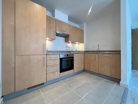 1 Bed Flat, Queens Road, NG2 - Photo 3