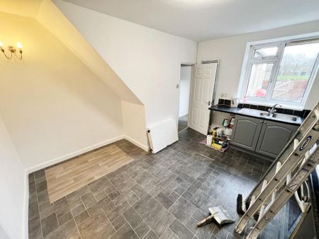 2 bedroom terraced house to rent - Photo 4