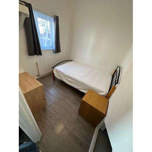 Winchester Street, Taunton, TA1 - Photo 1