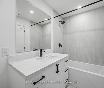 For Lease - 390 Saint Clarens Avenue Unit# Lower, Toronto, Ontario - Photo 4