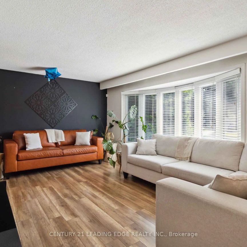 Detached Home For Lease | W9239445 - Photo 1