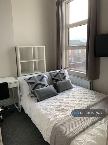 5 bedroom terraced house to rent - Photo 4