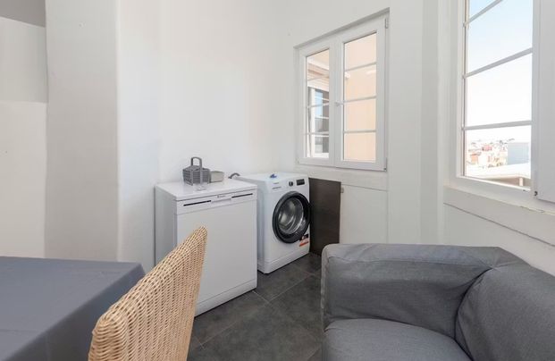 Alameda Dom Afonso Henriques, Lisbon, Lisbon 1000-123 - Photo 1