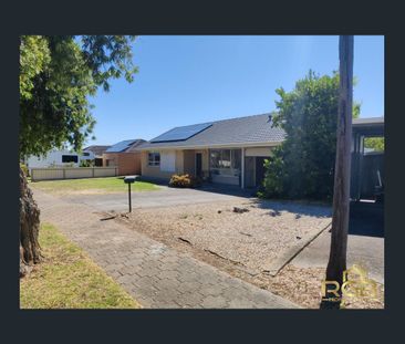 Family Living in Valley View - Photo 6