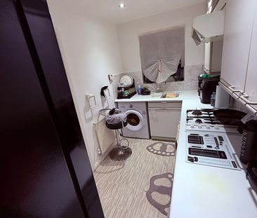 2 Bed Terraced House, Heron Drive, LU2 - Photo 1