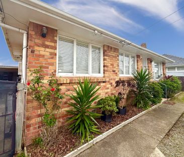 Family-Ready, Ample Parking & Fully Fenced � Don't Miss Out! - Photo 3