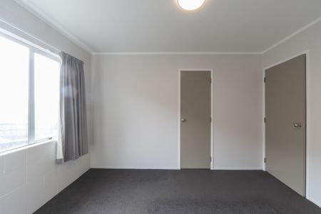 Charming 2-Bedroom Apartment in Hamilton - Photo 3