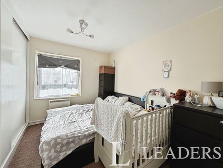 1 bedroom flat to rent Brenthall Towers, Harlow, CM17 - Photo 3