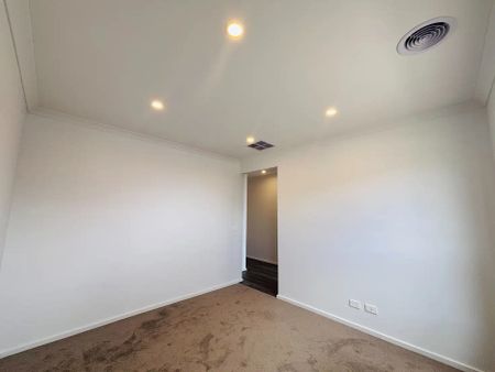 “Beautifully Presented Home for Lease” - Photo 5