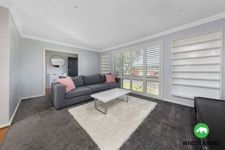 16 Ullamulla Crescent, Queanbeyan - Photo 3