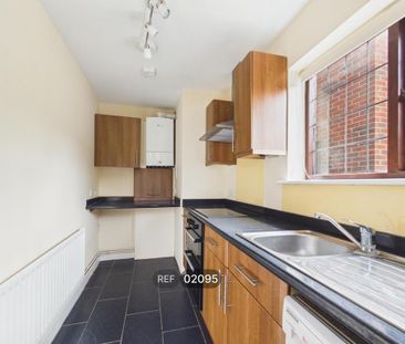 2 bedroom semi-detached house to rent - Photo 5